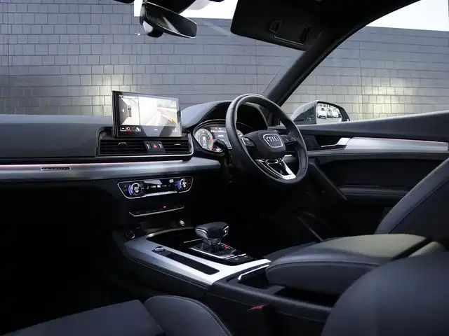 アウディ アウディ Ｑ５ 40TDIクワトロ Sライン 静岡県 2022(令4)年 1万km クワンタムグレー Sラインパッケージ/ブラックスタイリングパッケージ/マトリクスLEDヘッドライト/MMIナビゲーションBluetoothCarplay対応/サラウンドカメラ/Audyプレセンス軽減ブレーキACC/レーンアシスト　サイドアシスト/バーチャルコクピット/ハーフレザーシートシートヒーター/前席パワーシート/パワーバックドア/リヤガラスフィルム施工/前後ドライブレコーダー/DSRCETC