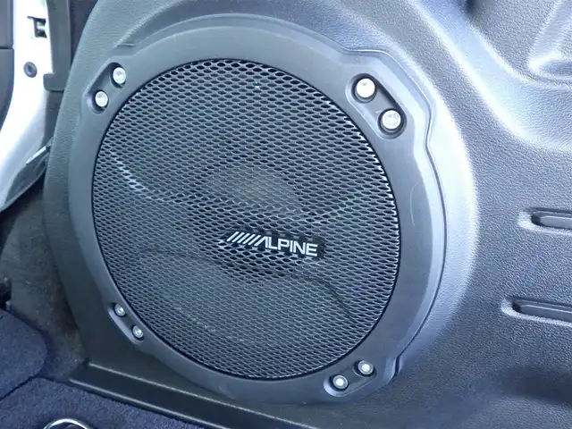 クライスラー・ジープ ジープ ラングラー アンリミテッド サハラ 千葉県 2023(令5)年 2.1万km ブライトホワイト ドライブアシスタンス/自動緊急ブレーキ/ブラインドスポット警告/パークセンス/ブラックレザーシート/前席シートヒーター/純正ナビ/地デジTV/【Bluetooth接続】/フロント/サイド/バックカメラ/革巻きステアリング/ステアリングヒーター/ETC（2.0）/LEDヘッドライト/フォグライト/ウインカーミラー/純正18インチアルミホイル/スマートキー