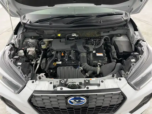 ダイハツ ロッキー プレミアム G HEV 愛知県 2022(令4)年 7.4万km ブラックマイカメタリック/シャイニングホワイトパール 純正９インチナビ/（CD/DVD/Bluetooth/フルセグTV/USB）/バックカメラ/スマートアシスト/・衝突軽減ブレーキ/・レーンキープアシスト/・オートマチックハイビーム/・レーダークルーズコントロール/・クリアランスソナー/・先行車発進お知らせ機能/前後ドライブレコーダー/ETC/ハーフレザーシート/シートヒーター/純正17インチアルミホイール/スマートキー/プッシュスタート/LEDヘッドライト/フロントフォグランプ/純正フロアマット/横滑り防止装置/電動格納ミラー