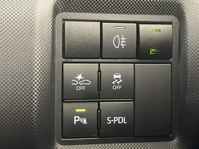 ダイハツ ロッキー プレミアム G HEV 愛知県 2022(令4)年 7.4万km ブラックマイカメタリック/シャイニングホワイトパール 純正９インチナビ/（CD/DVD/Bluetooth/フルセグTV/USB）/バックカメラ/スマートアシスト/・衝突軽減ブレーキ/・レーンキープアシスト/・オートマチックハイビーム/・レーダークルーズコントロール/・クリアランスソナー/・先行車発進お知らせ機能/前後ドライブレコーダー/ETC/ハーフレザーシート/シートヒーター/純正17インチアルミホイール/スマートキー/プッシュスタート/LEDヘッドライト/フロントフォグランプ/純正フロアマット/横滑り防止装置/電動格納ミラー