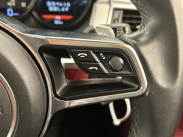 ポルシェ マカン ターボ 岡山県 2015(平27)年 4万km ピュアホワイト スポーツクロノＰＫＧ/ＰＡＳＭ/ＢＯＳＥサウンド/レザーシート（ボルドー）/シートヒーター/パワーシート/クルーズコントロール/スポーツモード/純正ナビ/リアカメラ/左サイドカメラ/オートライト/レインセンサー/ドラレコ２ｃｈ/レーダー/純正21インチアルミ/パワーテールゲート/パーキングアシスト/ヒルディセントコントロール/アイドリングストップ/パドルシフト