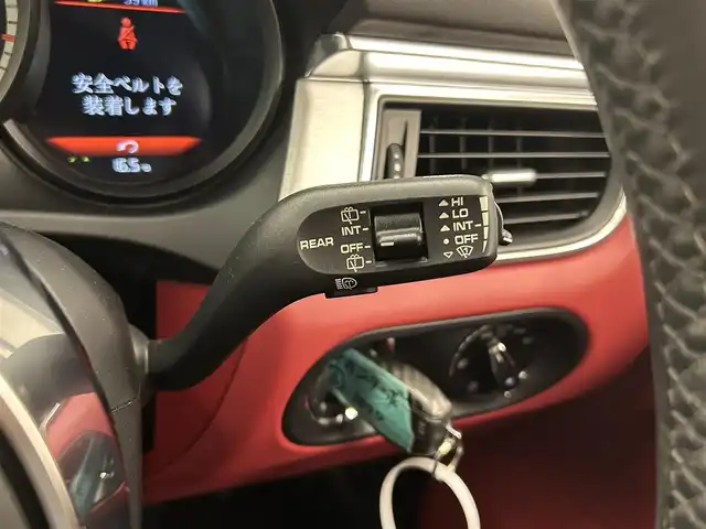 ポルシェ マカン ターボ 岡山県 2015(平27)年 4万km ピュアホワイト スポーツクロノＰＫＧ/ＰＡＳＭ/ＢＯＳＥサウンド/レザーシート（ボルドー）/シートヒーター/パワーシート/クルーズコントロール/スポーツモード/純正ナビ/リアカメラ/左サイドカメラ/オートライト/レインセンサー/ドラレコ２ｃｈ/レーダー/純正21インチアルミ/パワーテールゲート/パーキングアシスト/ヒルディセントコントロール/アイドリングストップ/パドルシフト