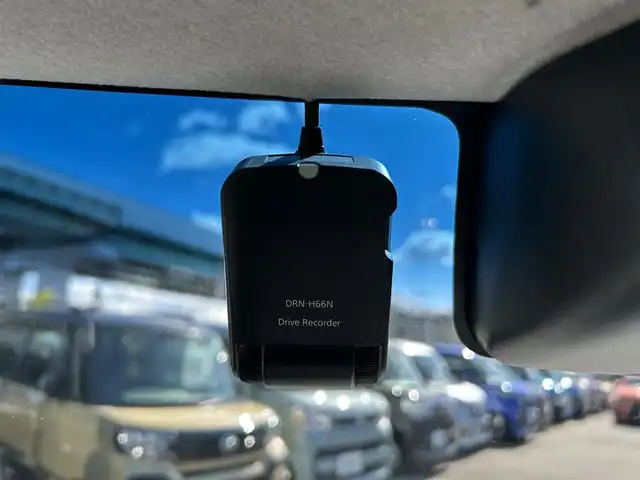 ダイハツ タント カスタム RS トップED SA Ⅲ 愛知県 2017(平29)年 2.8万km パールホワイトⅢ ワンオーナー車　/純正ナビ　/ＤＴＶ　/Ｂカメラ　/スマートアシストIII　/レーンキープ　/両側パワースライドドア　/ＥＴＣ　/ドライブレコーダー　/ハーフレザー　/ＬＥＤヘッドライト