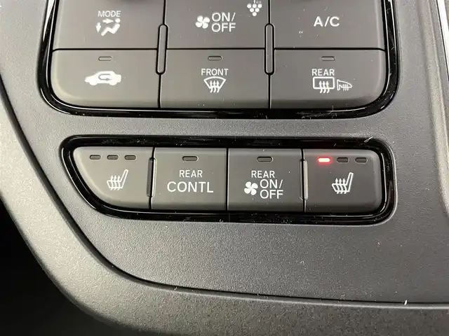 ホンダ ステップワゴン スパーダ eHEV 富山県 2025(令7)年 0.1千km クリスタルブラックパール 純正11.4型ナビ（AM/FM/DVD/BT/USB/フルセグ）/バックカメラ/純正15.6型後席モニター/両側パワースライドドア/パワーバックドア/ハーフレザーシート/D/N席シートヒーター/ブラインドスポットモニター/衝突被害軽減システム/レーダークルーズコントロール/レーンキープアシスト/コーナーセンサー/アイドリングストップ/純正アルミホイール/オートLEDライト/フォグライト/革巻きステアリング/ステアリングスイッチ/パドルシフト/スマートキー/スペアキー