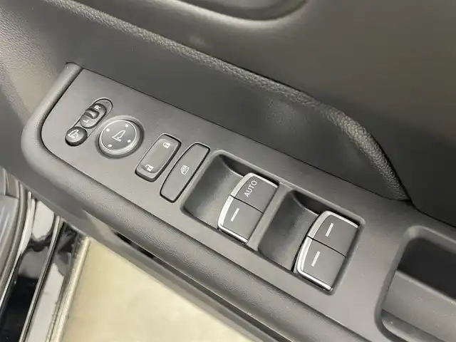 ホンダ ステップワゴン スパーダ eHEV 富山県 2025(令7)年 0.1千km クリスタルブラックパール 純正11.4型ナビ（AM/FM/DVD/BT/USB/フルセグ）/バックカメラ/純正15.6型後席モニター/両側パワースライドドア/パワーバックドア/ハーフレザーシート/D/N席シートヒーター/ブラインドスポットモニター/衝突被害軽減システム/レーダークルーズコントロール/レーンキープアシスト/コーナーセンサー/アイドリングストップ/純正アルミホイール/オートLEDライト/フォグライト/革巻きステアリング/ステアリングスイッチ/パドルシフト/スマートキー/スペアキー