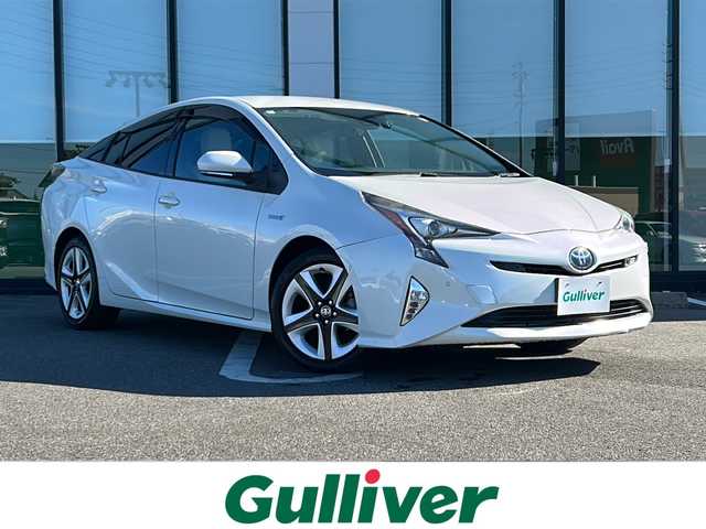 トヨタ プリウス A プレミアム　ツーリングセレ 岐阜県 2018(平30)年 3.9万km ホワイトパールクリスタルシャイン 登録時走行距離38462km/純正ナビ（NSZT-W66T）/フルセグテレビ/バックカメラ/Blue tooth・CD・DVD/トヨタセーフティセンス/ブラインドスポットモニター/ＬＥＤヘッドライト/オートマチックハイビーム/オートライト/フロントフォグランプ/レーダークルーズコントロール/レーンキープアシスト/ドライブレコーダー前方/コーナーセンサー前後/横滑り防止装置/盗難防止装置/レザーシート/パワーシート運転席/プッシュスタート/スマートキー