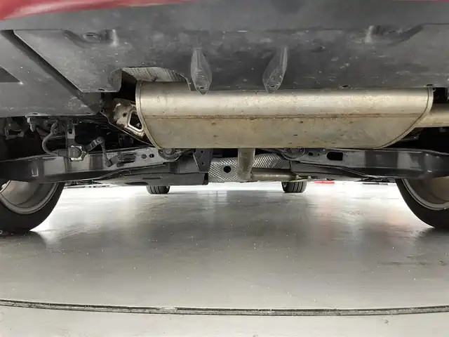 トヨタ プリウス A ツーリングセレクション 滋賀県 2016(平28)年 4.1万km パール 社外エアロ/LEDヘッドライト/コーナーセンサー/ブラインドスポットモニター/パーキングアシスト/ドラレコ/追従クルーズコントロール/シートヒーター/バックカメラ/Bluetooth/電動格納ミラー/衝突軽減/純正17インチAW