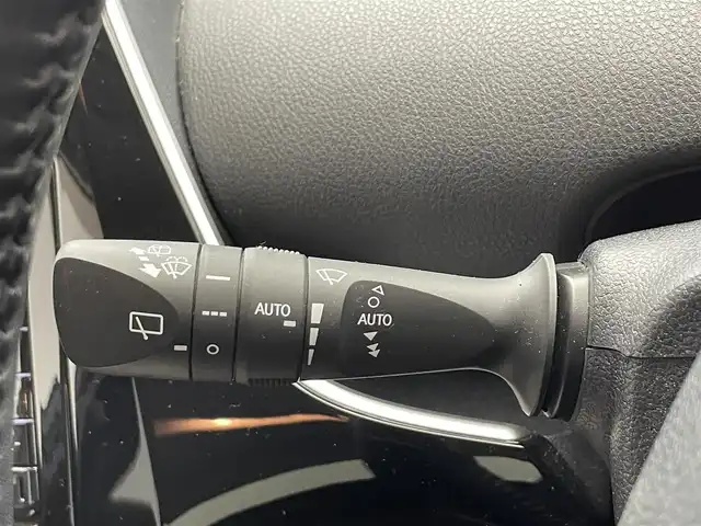 トヨタ プリウス A ツーリングセレクション 滋賀県 2016(平28)年 4.1万km パール 社外エアロ/LEDヘッドライト/コーナーセンサー/ブラインドスポットモニター/パーキングアシスト/ドラレコ/追従クルーズコントロール/シートヒーター/バックカメラ/Bluetooth/電動格納ミラー/衝突軽減/純正17インチAW