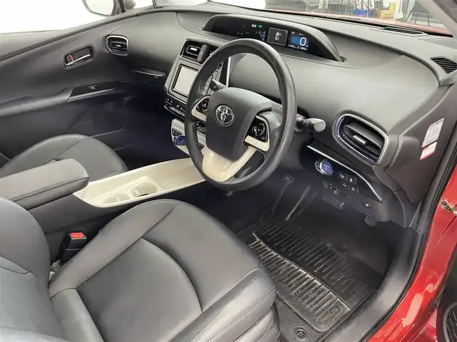 トヨタ プリウス A ツーリングセレクション 滋賀県 2016(平28)年 4.1万km パール 社外エアロ/LEDヘッドライト/コーナーセンサー/ブラインドスポットモニター/パーキングアシスト/ドラレコ/追従クルーズコントロール/シートヒーター/バックカメラ/Bluetooth/電動格納ミラー/衝突軽減/純正17インチAW