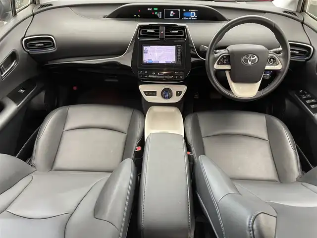 トヨタ プリウス A ツーリングセレクション 滋賀県 2016(平28)年 4.1万km パール 社外エアロ/LEDヘッドライト/コーナーセンサー/ブラインドスポットモニター/パーキングアシスト/ドラレコ/追従クルーズコントロール/シートヒーター/バックカメラ/Bluetooth/電動格納ミラー/衝突軽減/純正17インチAW