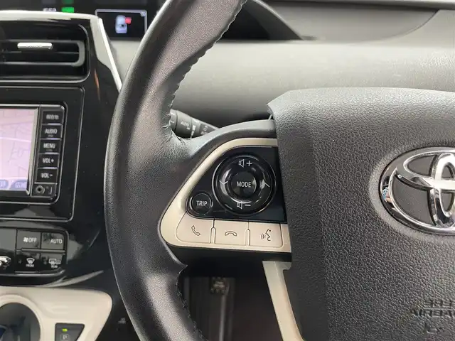 トヨタ プリウス A ツーリングセレクション 滋賀県 2016(平28)年 4.1万km パール 社外エアロ/LEDヘッドライト/コーナーセンサー/ブラインドスポットモニター/パーキングアシスト/ドラレコ/追従クルーズコントロール/シートヒーター/バックカメラ/Bluetooth/電動格納ミラー/衝突軽減/純正17インチAW