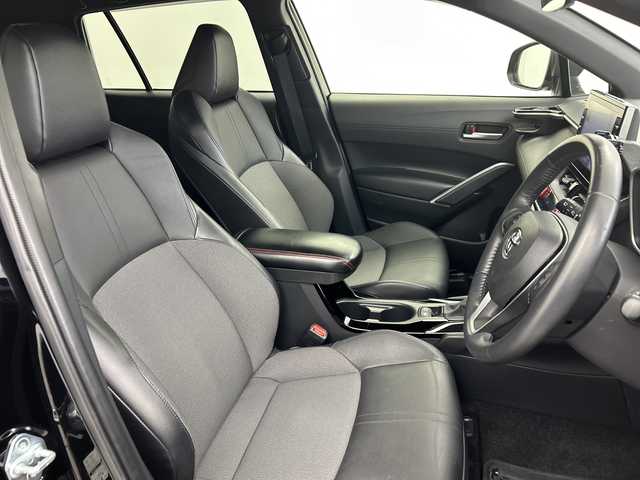 トヨタ カローラ クロス ハイブリッド Z 三重県 2021(令3)年 3.5万km アティチュードブラックマイカ /禁煙車//純正9インチDAナビ/（BT.USB.フルセグTV.Miracast）//全方位カメラ//ToyotaSaftySense/・PCS/・LTA/・BSM/・RSA/・RCTA//クリアランスソナー//レーダークルーズコントロール//パワーバックドア//ビルトインETC//シートヒーター//ステアリングヒーター//スタッドレスタイヤ積込（ホイール付）