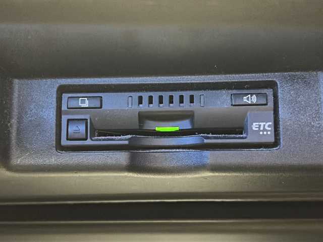 トヨタ ハリアー エレガンス GRスポーツ 宮城県 2018(平30)年 6.3万km ブラック 禁煙車/トヨタセーフティーセンス/・プリクラッシュセーフティーシステム/・レーンディバ―チャーアラート/・オートマチックハイビーム/・レーダークルーズコントロール/純正9インチナビ/（BT.AM.FM.CD.SD）/バックカメラ/フルセグテレビ/ビルトインETC/純正ドライブレコーダー（F）/電動パーキングブレーキ/AUTOHOLD/LEDヘッドライト/LEDフォグランプ/革巻きステアリング/ステアリングスイッチ/プッシュスタート/スマートキー/ハーフレザーシート/純正フロアマット/純正ドアバイザー/純正19インチアルミホイール/アイドリングストップ/横滑り防止機能