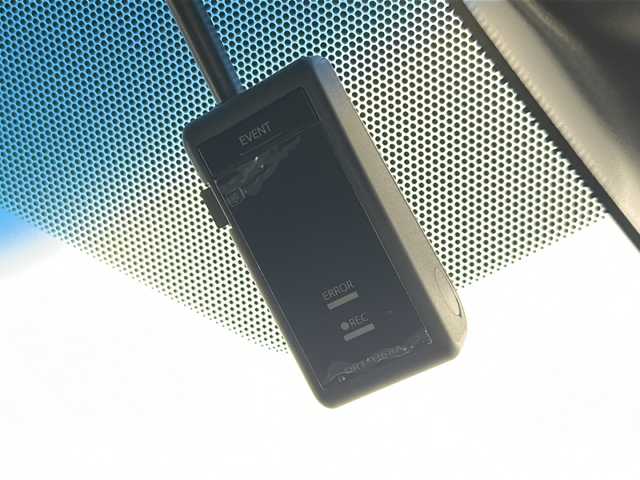 トヨタ ハリアー エレガンス GRスポーツ 宮城県 2018(平30)年 6.3万km ブラック 禁煙車/トヨタセーフティーセンス/・プリクラッシュセーフティーシステム/・レーンディバ―チャーアラート/・オートマチックハイビーム/・レーダークルーズコントロール/純正9インチナビ/（BT.AM.FM.CD.SD）/バックカメラ/フルセグテレビ/ビルトインETC/純正ドライブレコーダー（F）/電動パーキングブレーキ/AUTOHOLD/LEDヘッドライト/LEDフォグランプ/革巻きステアリング/ステアリングスイッチ/プッシュスタート/スマートキー/ハーフレザーシート/純正フロアマット/純正ドアバイザー/純正19インチアルミホイール/アイドリングストップ/横滑り防止機能