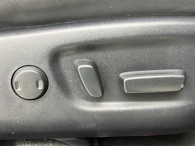 トヨタ ハリアー エレガンス GRスポーツ 宮城県 2018(平30)年 6.3万km ブラック 禁煙車/トヨタセーフティーセンス/・プリクラッシュセーフティーシステム/・レーンディバ―チャーアラート/・オートマチックハイビーム/・レーダークルーズコントロール/純正9インチナビ/（BT.AM.FM.CD.SD）/バックカメラ/フルセグテレビ/ビルトインETC/純正ドライブレコーダー（F）/電動パーキングブレーキ/AUTOHOLD/LEDヘッドライト/LEDフォグランプ/革巻きステアリング/ステアリングスイッチ/プッシュスタート/スマートキー/ハーフレザーシート/純正フロアマット/純正ドアバイザー/純正19インチアルミホイール/アイドリングストップ/横滑り防止機能