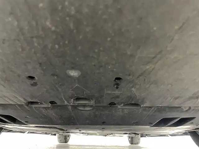 トヨタ プリウス S 福島県 2017(平29)年 6.3万km ホワイトパールクリスタルシャイン 衝突軽減ブレーキ　/・車線逸脱警報装置　/・レーダークルーズコントロール　/・オートハイビーム/純正ナビゲーション/・型式：NSCD-W66/・Bluetooth/TV/CD/DVD/AM・FM/SD/・バックカメラ/・ETC/プッシュスタート/・スマートキー/・スペアキー/LEDライト/・フォグライト/・オートライト/革巻きステアリング/・ステアリングスイッチ/ドアバイザー/電動格納ミラー/・オートミラー/フロアマット