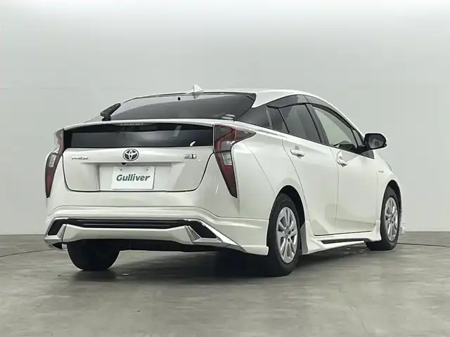 トヨタ プリウス S 福島県 2017(平29)年 6.3万km ホワイトパールクリスタルシャイン 衝突軽減ブレーキ　/・車線逸脱警報装置　/・レーダークルーズコントロール　/・オートハイビーム/純正ナビゲーション/・型式：NSCD-W66/・Bluetooth/TV/CD/DVD/AM・FM/SD/・バックカメラ/・ETC/プッシュスタート/・スマートキー/・スペアキー/LEDライト/・フォグライト/・オートライト/革巻きステアリング/・ステアリングスイッチ/ドアバイザー/電動格納ミラー/・オートミラー/フロアマット