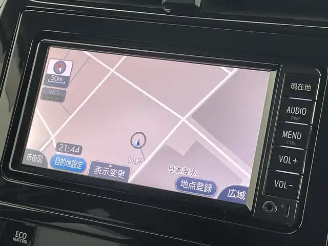 トヨタ プリウス S 福島県 2017(平29)年 6.3万km ホワイトパールクリスタルシャイン 衝突軽減ブレーキ　/・車線逸脱警報装置　/・レーダークルーズコントロール　/・オートハイビーム/純正ナビゲーション/・型式：NSCD-W66/・Bluetooth/TV/CD/DVD/AM・FM/SD/・バックカメラ/・ETC/プッシュスタート/・スマートキー/・スペアキー/LEDライト/・フォグライト/・オートライト/革巻きステアリング/・ステアリングスイッチ/ドアバイザー/電動格納ミラー/・オートミラー/フロアマット