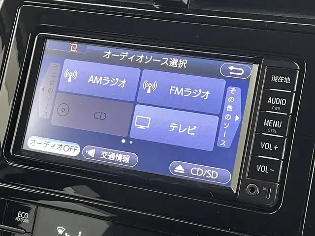 トヨタ プリウス S 福島県 2017(平29)年 6.3万km ホワイトパールクリスタルシャイン 衝突軽減ブレーキ　/・車線逸脱警報装置　/・レーダークルーズコントロール　/・オートハイビーム/純正ナビゲーション/・型式：NSCD-W66/・Bluetooth/TV/CD/DVD/AM・FM/SD/・バックカメラ/・ETC/プッシュスタート/・スマートキー/・スペアキー/LEDライト/・フォグライト/・オートライト/革巻きステアリング/・ステアリングスイッチ/ドアバイザー/電動格納ミラー/・オートミラー/フロアマット