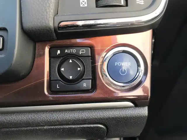 トヨタ クラウン ハイブリッド ロイヤルサルーン 栃木県 2014(平26)年 13万km ブラック (株)IDOMが運営する【じしゃロン小山店】の自社ローン対象車両になります。こちらは現金ご利用時の価格です。/自社ローンご希望の方は別途その旨お申付け下さい。//禁煙車/純正フルセグナビ/（CD/DVD/AM/FMラジオ）/(Bluetooth)/スマートキー/プッシュスタート/バックカメラ/ＥＴＣ/クルーズコントロール/ステアリングリモコン/電動格納ドアミラー/パワーウインドウ/オートライト/自動防眩ミラー