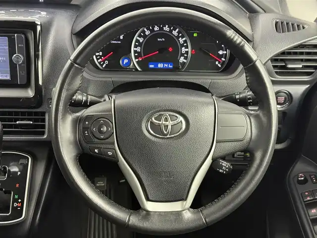 トヨタ ヴォクシー V 愛知県 2014(平26)年 8.4万km ブラッキッシュアゲハガラスフレーク 純正7インチナビ/バックカメラ/フルセグTV/モデリスタエアロ/横滑り防止装置/オートライト/LEDヘッドライト/フォグランプ/片側パワースライドドア/前後ドライブレコーダー/ETC/自動防眩式ミラー/純正AW/純正フロアマット/プッシュスタート/スマートキー