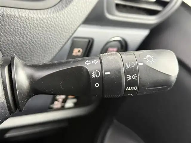 トヨタ ヴォクシー V 愛知県 2014(平26)年 8.4万km ブラッキッシュアゲハガラスフレーク 純正7インチナビ/バックカメラ/フルセグTV/モデリスタエアロ/横滑り防止装置/オートライト/LEDヘッドライト/フォグランプ/片側パワースライドドア/前後ドライブレコーダー/ETC/自動防眩式ミラー/純正AW/純正フロアマット/プッシュスタート/スマートキー