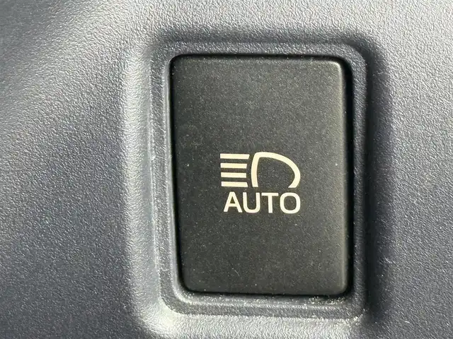 トヨタ ヴォクシー V 愛知県 2014(平26)年 8.4万km ブラッキッシュアゲハガラスフレーク 純正7インチナビ/バックカメラ/フルセグTV/モデリスタエアロ/横滑り防止装置/オートライト/LEDヘッドライト/フォグランプ/片側パワースライドドア/前後ドライブレコーダー/ETC/自動防眩式ミラー/純正AW/純正フロアマット/プッシュスタート/スマートキー