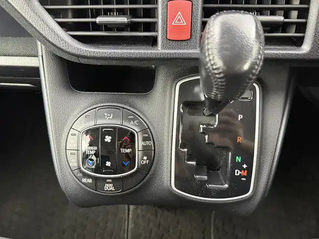 トヨタ ヴォクシー V 愛知県 2014(平26)年 8.4万km ブラッキッシュアゲハガラスフレーク 純正7インチナビ/バックカメラ/フルセグTV/モデリスタエアロ/横滑り防止装置/オートライト/LEDヘッドライト/フォグランプ/片側パワースライドドア/前後ドライブレコーダー/ETC/自動防眩式ミラー/純正AW/純正フロアマット/プッシュスタート/スマートキー