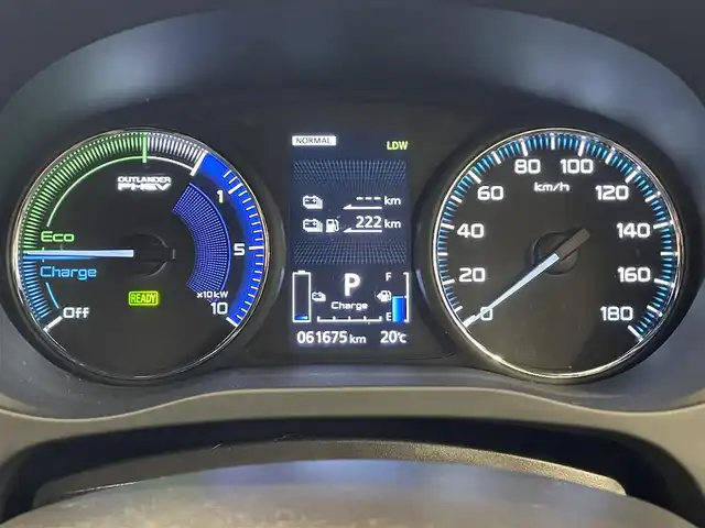 三菱 アウトランダー ＰＨＥＶ Sエディション 岐阜県 2018(平30)年 6.2万km シルキーホワイト 登録時走行距離:61675km/保証書/取扱説明書/サンルーフ/e-Assist/純正SDナビ/CD/DVD/SD/BT/地デジ/全方位カメラ/パワーバックドア/黒革シート/パワーシート/シートヒーター/ステアリングヒーター/パドルシフト/LEDオートライト/ブラインドスポットモニター/レーンキープアシスト/AC1500W電源/純正フロアマット/ETC