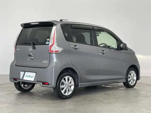 日産 デイズ ハイウェイスターX 埼玉県 2018(平30)年 4万km チタニウムグレーメタリック 純正ナビ：MJ1170-W/（AM/FM/SD/CD/Bluetooth）/衝突軽減ブレーキ/全方位カメラ/ETC/オートマチックハイビーム/アイドリングストップ/ドアバイザー/ステアリングスイッチ/電動格納ミラー/純正14インチアルミホイール/ウィンカーミラー/純正フロアマット/プッシュスタート/スマートキー