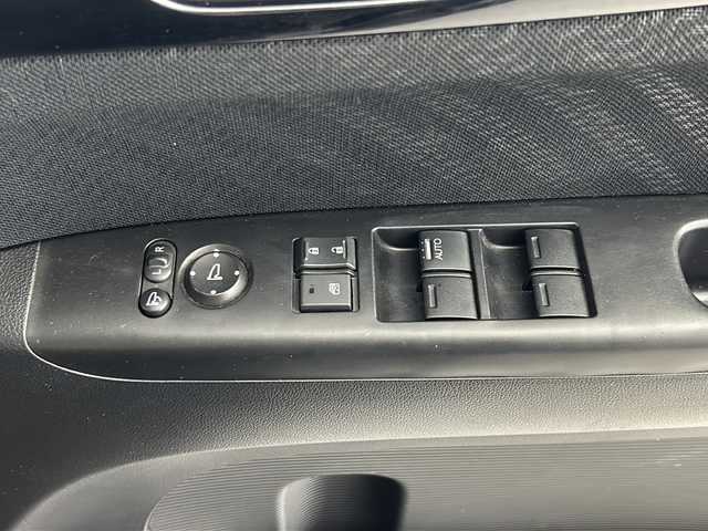 ホンダ Ｎ ＢＯＸ カスタム G ターボSSパッケージ 岐阜県 2015(平27)年 7.9万km スマートブラック 純正ナビ（VXM-155VSi）/CD/DVD/BT/SD/AM/FM/バックカメラ/両側パワースライドドア/衝突軽減ブレーキ（CTBA）/ドアバイザー/純正15インチアルミホイール/フロアマット/純正ドライブレコーダー/横滑り防止