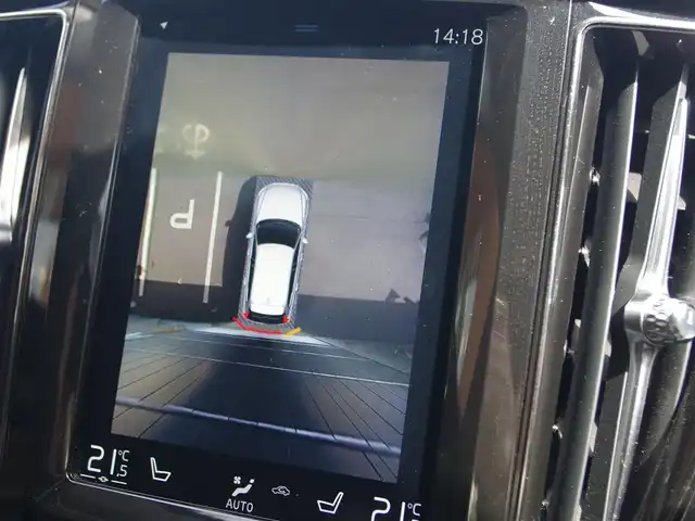 ボルボ ＸＣ６０ D4 AWD インスクリプション 埼玉県 2018(平30)年 5.8万km クリスタルホワイトP 1オーナー /ブラウンレザーシート /アダプティブクルーズコントロール /パノラミックスライディングルーフ /harman/kardon /ヘッドアップディスプレイ /CarPlay /ブラインドスポットモニター /全周囲カメラ /ETC /ドラレコ/全席シートヒーター/前席ベンチレーション/ステアリングヒーター/シートポジションメモリー機能