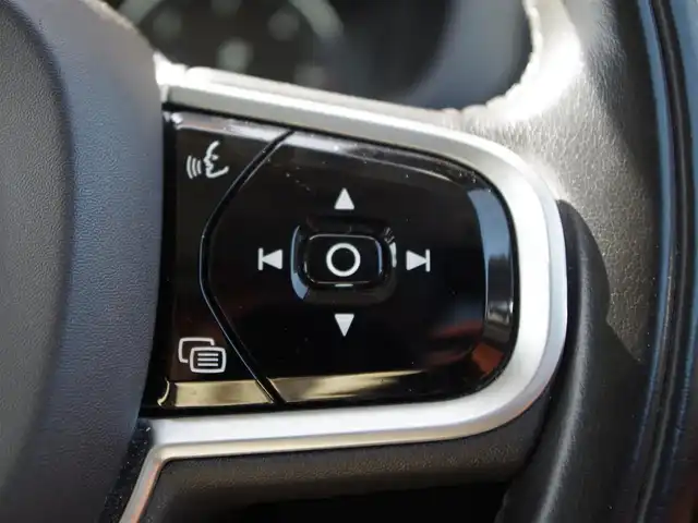 ボルボ ＸＣ６０ D4 AWD インスクリプション 埼玉県 2018(平30)年 5.8万km クリスタルホワイトP 1オーナー /ブラウンレザーシート /アダプティブクルーズコントロール /パノラミックスライディングルーフ /harman/kardon /ヘッドアップディスプレイ /CarPlay /ブラインドスポットモニター /全周囲カメラ /ETC /ドラレコ/全席シートヒーター/前席ベンチレーション/ステアリングヒーター/シートポジションメモリー機能