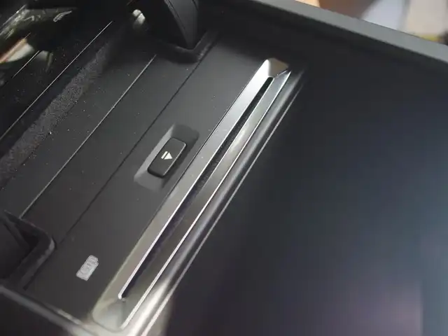 ボルボ ＸＣ６０ D4 AWD インスクリプション 埼玉県 2018(平30)年 5.8万km クリスタルホワイトP 1オーナー /ブラウンレザーシート /アダプティブクルーズコントロール /パノラミックスライディングルーフ /harman/kardon /ヘッドアップディスプレイ /CarPlay /ブラインドスポットモニター /全周囲カメラ /ETC /ドラレコ/全席シートヒーター/前席ベンチレーション/ステアリングヒーター/シートポジションメモリー機能