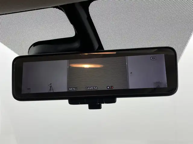 日産 ノート e－パワー メダリスト 福島県 2017(平29)年 7.4万km ブリリアントホワイトパール ワンオーナー/純正メモリーナビゲーション/型式：MM317D-W/【AM/FM/CD/DVD/SD/AUX/Bluetooth/フルセグTV】/・全方位カメラ/・デジタルインナーミラー/・社外ETC/衝突軽減ブレーキ/車線逸脱警報装置/前後コーナーセンサー/ステアリングスイッチ/レザーシート/LEDヘッドライト/・オートライト/純正15インチアルミホイール/純正フロアマット/電動格納ウィンカーミラー/横滑り防止装置/ABS/プッシュスタート/・スマートキー/・スペアキー/取扱説明書/・保証書