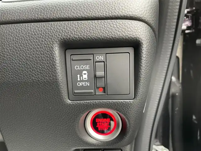 ホンダ Ｎ ＢＯＸ カスタム G L ホンダセンシング 千葉県 2019(令1)年 1.3万km プレミアムベルベットパープル・パール ホンダセンシング/・衝突軽減ブレーキ/・レーンキープアシスト/・アダプティブクルーズコントロール/・オートマチックハイビーム/純正SDナビ【VXM-205Ci】/バックカメラ/左後パワースライドドア/前席シートヒーター/スマートキー/純正14インチアルミホイール/純正LEDヘッドライト/フォグランプ/社外ドライブレコーダー/ビルトインETC/サイド＆カーテンエアバッグ