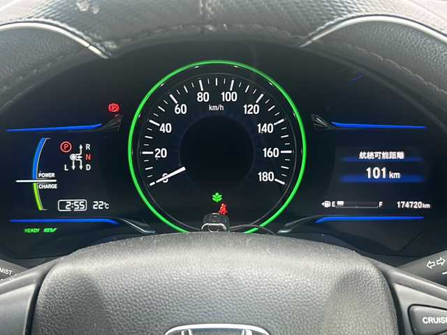 ホンダ ヴェゼル ハイブリッド X Lパッケージ 石川県 2015(平27)年 17.5万km ホワイトオーキッドパール 4WD/衝突被害軽減/車両接近通報装置/純正8インチプレミアムインターナビ/【CD・DVD・Bluetooth・フルセグTV】/バックカメラ/クルーズコントロール/ETC/パドルシフト/前席シートヒーター/プッシュスタート/・スマートキー/・スペアキー