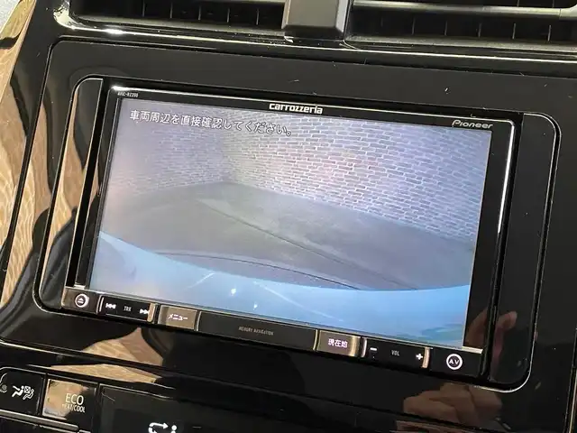 トヨタ プリウス S 岩手県 2017(平29)年 10.4万km スーパーホワイトⅡ ４WD/横滑り防止装置/オートエアコン/トノカバー/Pioneerナビ/（CD/SD/AM/FM）/ステアリングリモコン/バックカメラ/ETC/ドライブレコーダー/スペアキー/オートライト/LEDヘッドランプ/純正アルミホイール/社外フロアマット