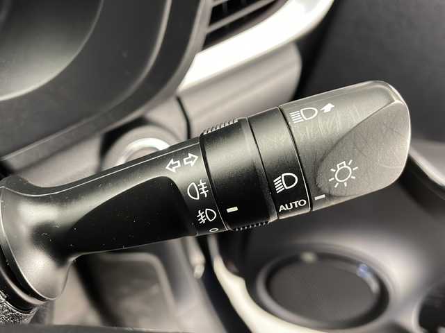 トヨタ ハイラックス Z 長野県 2021(令3)年 3.2万km アティチュードブラックマイカ 4WD/ワンオーナー/純正SDナビ&フルセグTV&CD&USB&BT/トヨタセーフティセンス/アダプティブクルーズコントロール/レーンディパーチャーアラート/プリクラッシュセーフティ/コーナーセンサー/ロードサインアシスト/ステアリングスイッチ/バックカメラ/ETC/LEDヘッドライト/オートライト/フロントフォグランプ/リアフォグランプ/電動格納ミラー/ウィンカーミラー/純正17インチAW装着/社外ラバーマット/純正ドアバイザー/GRマッドガード/GRヘッドライナー/ディーラーOPハードトノカバー/プッシュスタート/スマートキー/スペアキー1本/取扱説明書/新車保証書