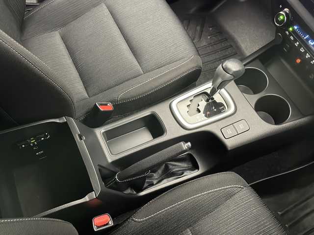 トヨタ ハイラックス Z 長野県 2021(令3)年 3.2万km アティチュードブラックマイカ 4WD/ワンオーナー/純正SDナビ&フルセグTV&CD&USB&BT/トヨタセーフティセンス/アダプティブクルーズコントロール/レーンディパーチャーアラート/プリクラッシュセーフティ/コーナーセンサー/ロードサインアシスト/ステアリングスイッチ/バックカメラ/ETC/LEDヘッドライト/オートライト/フロントフォグランプ/リアフォグランプ/電動格納ミラー/ウィンカーミラー/純正17インチAW装着/社外ラバーマット/純正ドアバイザー/GRマッドガード/GRヘッドライナー/ディーラーOPハードトノカバー/プッシュスタート/スマートキー/スペアキー1本/取扱説明書/新車保証書