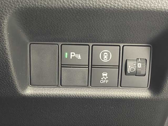 ホンダ フィット e:HEVホーム 沖縄県 2020(令2)年 4.4万km プラチナホワイトパール 純正９型SDナビ(VXU-205FTi)/　（フルセグTV/CD/Bluetooth）/バックカメラ/ドライブレコーダー/ETC/ホンダセンシング/衝突軽減システム/レーダークルーズコントロール/コーナーセンサー/LEDヘッドライト/オートマチックハイビーム/ステアリングスイッチ/スマートキー/プッシュスタート