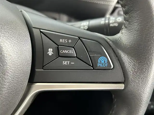 日産 セレナ ハイウェイスター G プロパイロットED 大阪府 2016(平28)年 4.2万km ダイヤモンドブラック ProPILOT 純正9incナビ(フルセグ/DVD再生/Blu-ray/Bluetooth) バックカメラ 後席モニター ETC 両側パワースライドドア 衝突軽減 レーダーC クリアランスソナー