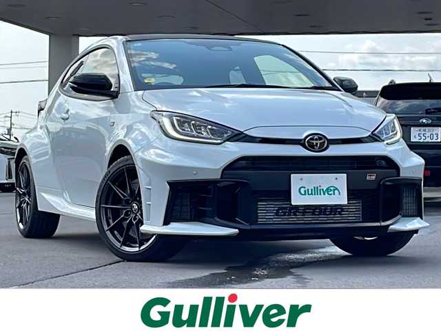 トヨタ ＧＲヤリス RZ ハイパフォーマンス 道北・旭川 2024(令6)年 0.4万km プラチナホワイトパールマイカ ・４WD/・禁煙車/・JBLサウンド/・寒冷地仕様/・GRロゴ入り空冷インタークーラー/・インタークーラー冷却スプレー機能/・純正BBS製10本スポーク鍛造アルミホイール/・トヨタセーフティーセンス/LDA/BSM/PCS/RCTA/PKSB/SEA/・８インチディスプレイオーディオナビ/BT/TV/USB/アンドロイドオート/・バックモニター/・純正ドライブレコーダー前後/・ビルトインETC2.0/・４WDドライブセレクト/ノーマル/グラベル/トラック/・ドライブモードセレクト/・ハーフレザーシート/・シートヒーター/・革巻きステアリング/・ステアリングヒーター/・ステアリングスイッチ/・パドルシフト/・オートエアコン/・フロントデアイサー/・ミラーヒーター/・LEDヘッドライト/・カーボン調ルーフ/・保証書/・取説