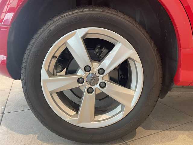 アウディ Ｑ２ 1．0 TFSI スポーツ 愛知県 2017(平29)年 3.6万km 赤 バーチャルコクピット　/ＭＭＩナビゲーション　/Ｂｌｕｅｔｏｏｔｈ　/バックカメラ　/フルセグＴＶ　/ＡＣＣ　/ＬＫＡ　/ＳＡ　/ＢＳＭ　/革シート　/シートＨ　/パワーゲート　/ドライブレコーダー　/ＥＴＣ２．０/プッシュスタート/ウィンカーミラー/アイドリングストップ
