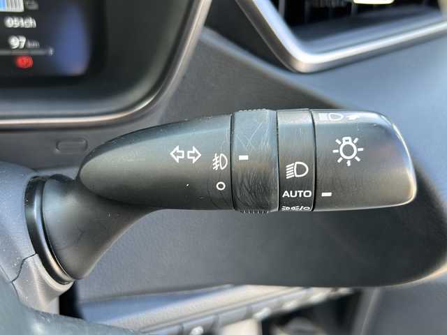 トヨタ カローラツーリング ハイブリッド ダブルバイビー 香川県 2023(令5)年 4.1万km アティチュードブラックマイカ 純正ナビ（フルセグTV/BT)/バックカメラ/ステアリングヒーター/ブラインドスポットモニター/ヘッドライトレベライザー/後退時交差車両検知警報システム/安心降車アシスト/ロードサインアシスト/シートヒーター/コーナーセンサー/オートライト/アイドリングストップ/ビルトインETC2.0