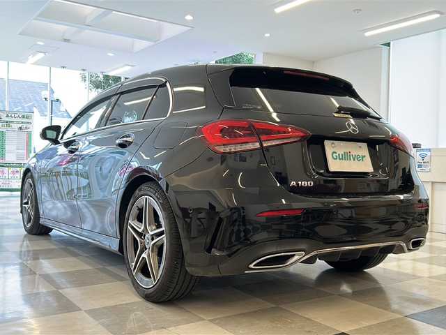 メルセデス・ベンツ Ａ１８０ スタイル AMGライン 岐阜県 2020(令2)年 2.8万km コスモスブラック アクティブブレーキアシスト/アクティブレーンキーピングアシスト/アテンションアシスト/アクティブステアリングアシスト/道路標識アシスト/レーンチェンジアシスト/ブラインドスポットアシスト/パークトロニック/ロケイタ―ライティング/インテリジェントライトシステム/アンビエントライト/ディストロニック・プラス/置くだけ充電/パドルシフト/LEDヘッドライト/電子パーキング/純正ドライブレコーダー/黒レザーシート/前席パワーシート/前席シートヒーター/ETC/Bluetooth/バックカメラ/フルセグTV