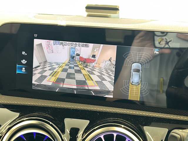 メルセデス・ベンツ Ａ１８０ スタイル AMGライン 岐阜県 2020(令2)年 2.8万km コスモスブラック アクティブブレーキアシスト/アクティブレーンキーピングアシスト/アテンションアシスト/アクティブステアリングアシスト/道路標識アシスト/レーンチェンジアシスト/ブラインドスポットアシスト/パークトロニック/ロケイタ―ライティング/インテリジェントライトシステム/アンビエントライト/ディストロニック・プラス/置くだけ充電/パドルシフト/LEDヘッドライト/電子パーキング/純正ドライブレコーダー/黒レザーシート/前席パワーシート/前席シートヒーター/ETC/Bluetooth/バックカメラ/フルセグTV