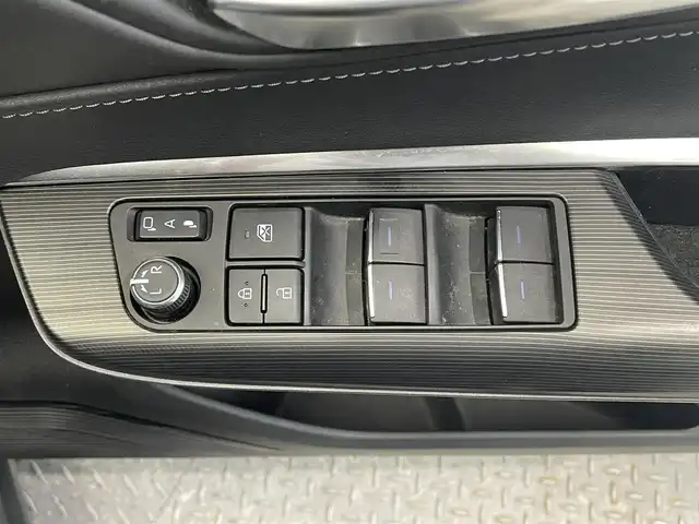 トヨタ ハリアー G 鹿児島県 2020(令2)年 4万km ブラック 純正ナビ機能付きディスプレイオーディオ　/・Ｂｌｕｅｔｏｏｔｈ/・AM/FM/・AUX　/モデリスタエアロ　/ローダウン/デジタルインナーミラー型ドラレコ　/社外車内イルミ　/ＬＥＤヘッドライト　/電動パーキングブレーキ　/オートホールド/トヨタセーフティ　/・クルーズコントロール/・LTA/・PCS/・BSM/・RCTA/・RSA