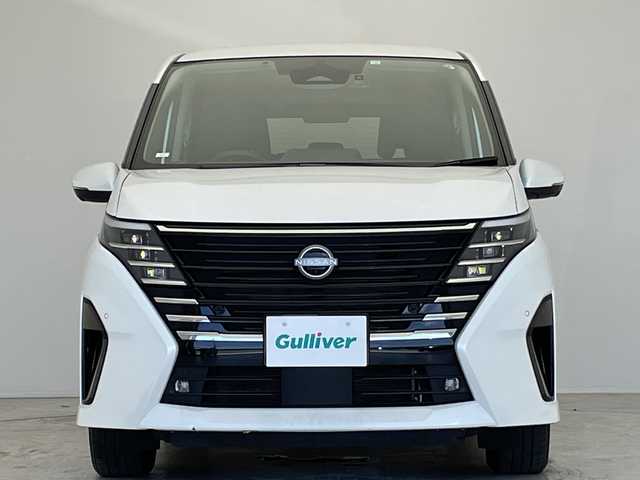 日産 セレナ ハイウェイスター V 愛知県 2023(令5)年 3.9万km プリズムホワイト プロパイロット/全方位カメラ/純正８型SDナビ/両側パワースライドドア/バックカメラ/コーナーセンサー/純正アルミホイール/LEDヘッドライト/インテリジェントミラー/ブラインドスポットモニター/Bluetooth/ドライブレコーダー/ETC/ステアリングスイッチ/スマートキー/プッシュスタート