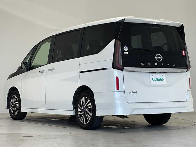 日産 セレナ ハイウェイスター V 愛知県 2023(令5)年 3.9万km プリズムホワイト プロパイロット/全方位カメラ/純正８型SDナビ/両側パワースライドドア/バックカメラ/コーナーセンサー/純正アルミホイール/LEDヘッドライト/インテリジェントミラー/ブラインドスポットモニター/Bluetooth/ドライブレコーダー/ETC/ステアリングスイッチ/スマートキー/プッシュスタート
